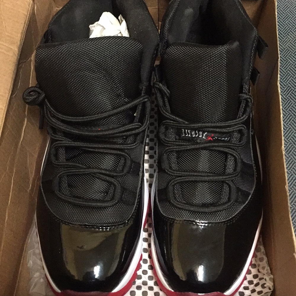 Air Jordan 11 space jam